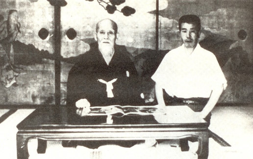 Morihei Ueshiba, fondateur de l'aïkido, avec Hikitsuchi Michio sensei